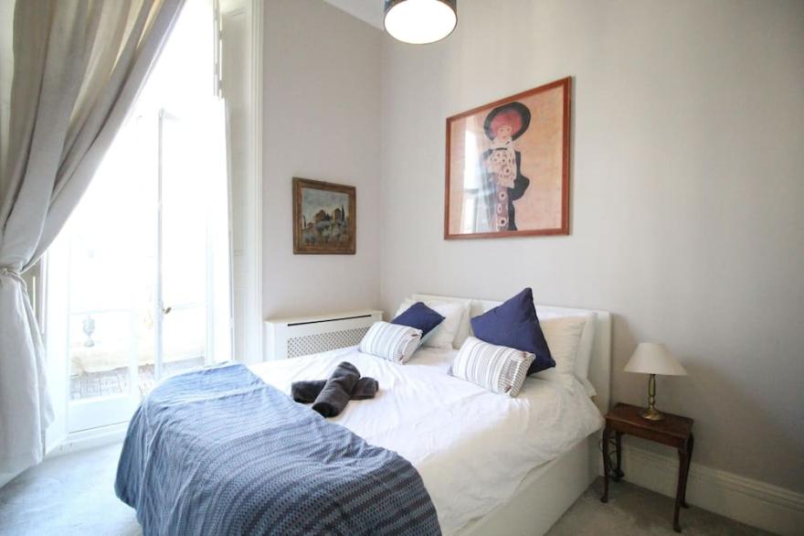WONDERFUL APARTMENT IN EARLS COURT