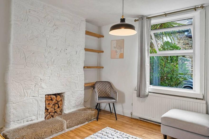 Poppy Cottage of Penzance