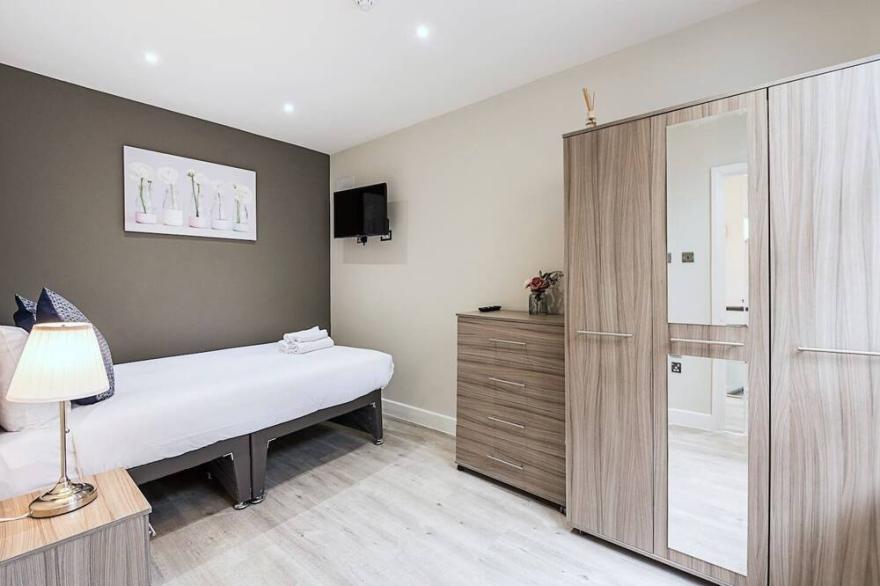 Nice Single Room In A Comfortable House