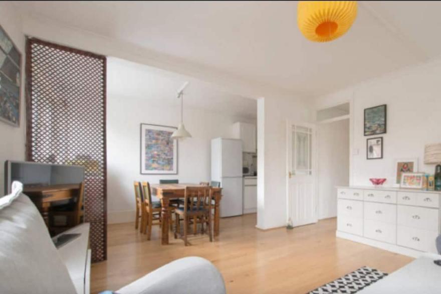 Bright & spacious London apartment