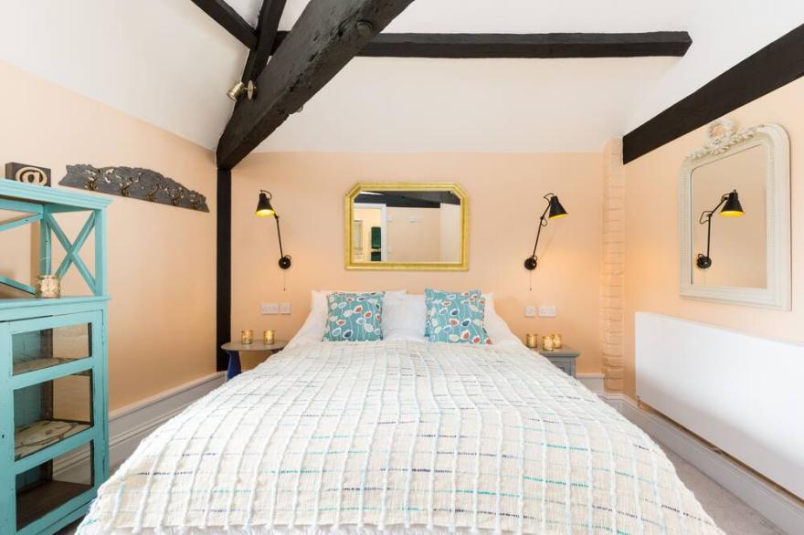 A tranquil countryside escape, with a Swimming Pool, Jacuzzi and Sauna!