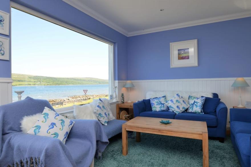 Quiet and peaceful location this coastal retreat boasts spectacular sea views, sleeps 6