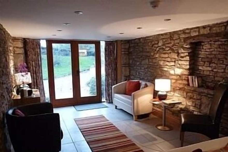 Luxury Barn Conversion - Orchard View
