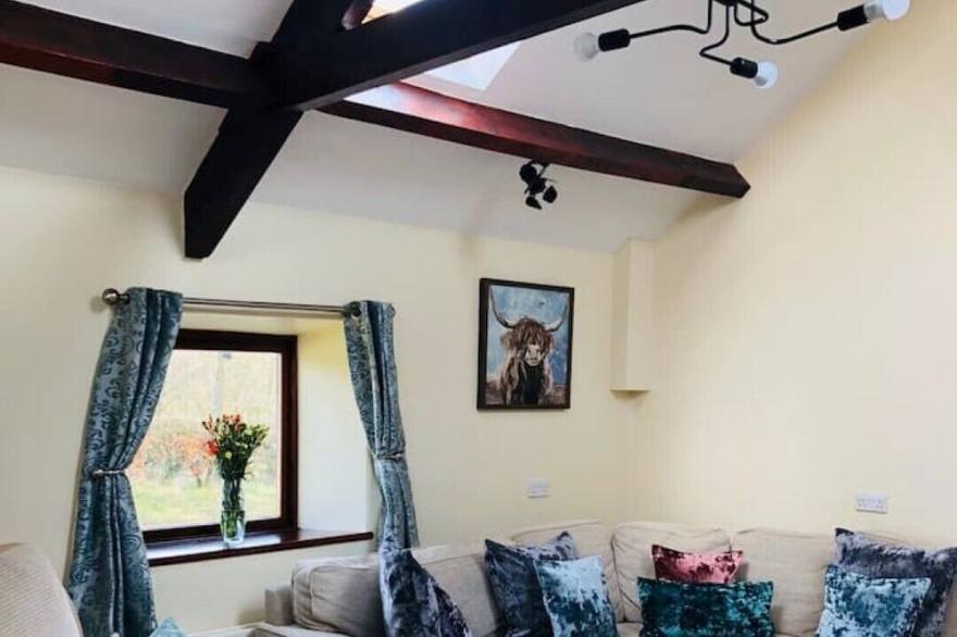 Cumbrian Stone Barn With Hot Tub