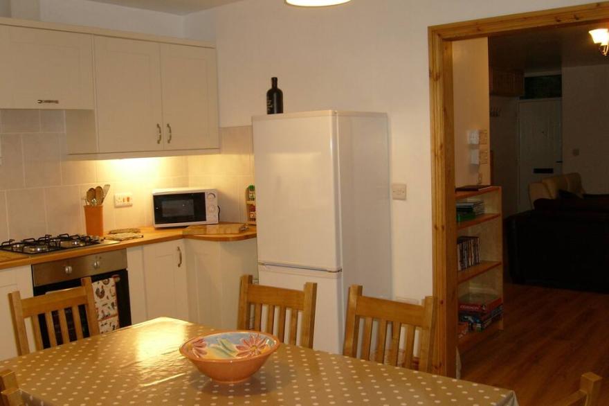 Cottage in Beddgelert with Private Patio And Parking