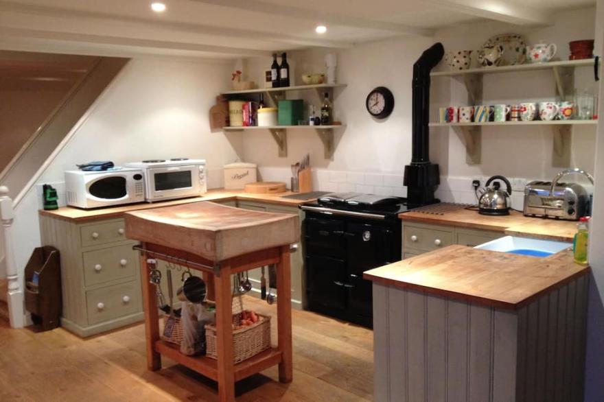 Beautiful Renovated Fisherman's Cottage With Stunning Sea Views