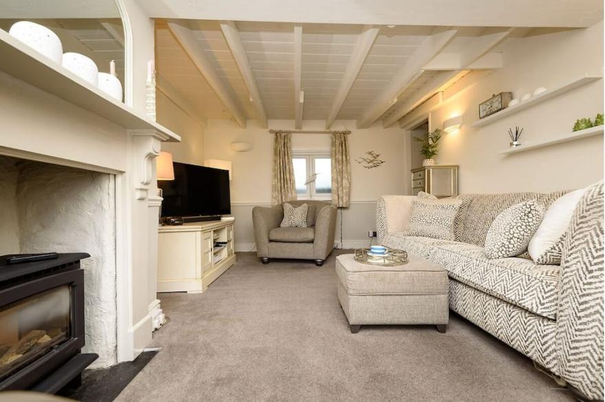 Beautiful 3 bedroom cottage in the heart of Looe