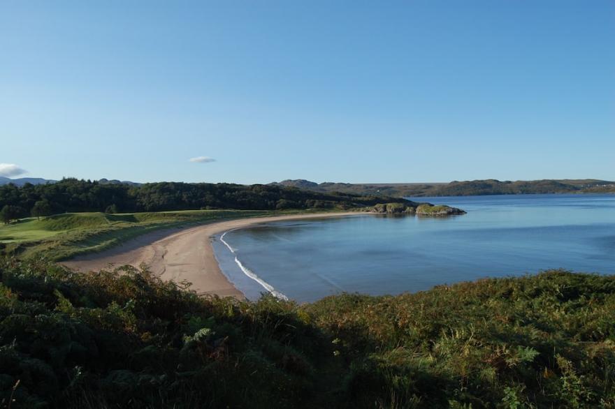 Comfortable Split Level  4  Bedroom House  With Lovely Sea Views Out To Skye