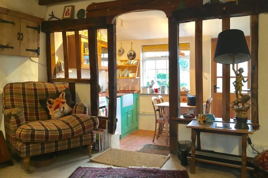 15th Century medieval cottage: Lavenham 'Cottitch