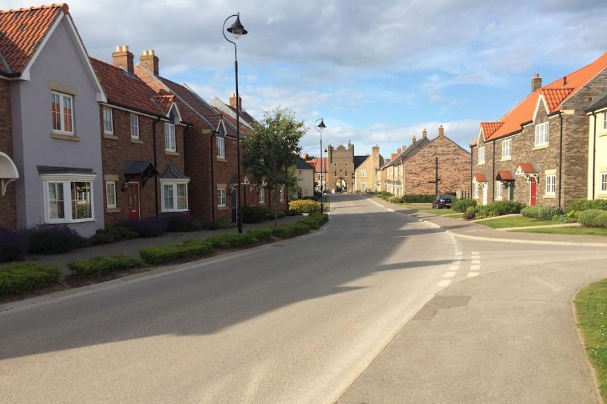 Pet friendly,nicely furnished holiday home. Excellent location in luxury resort