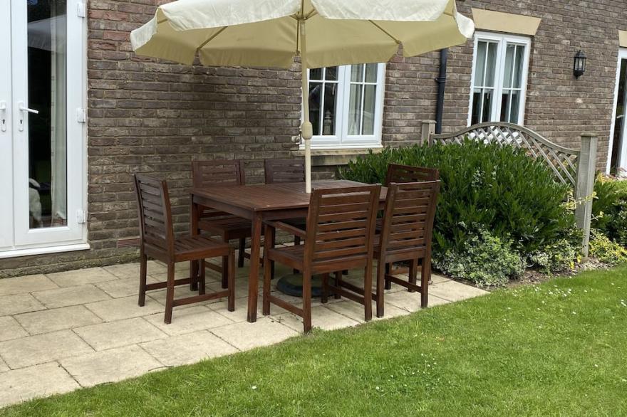 Pet friendly,nicely furnished holiday home. Excellent location in luxury resort