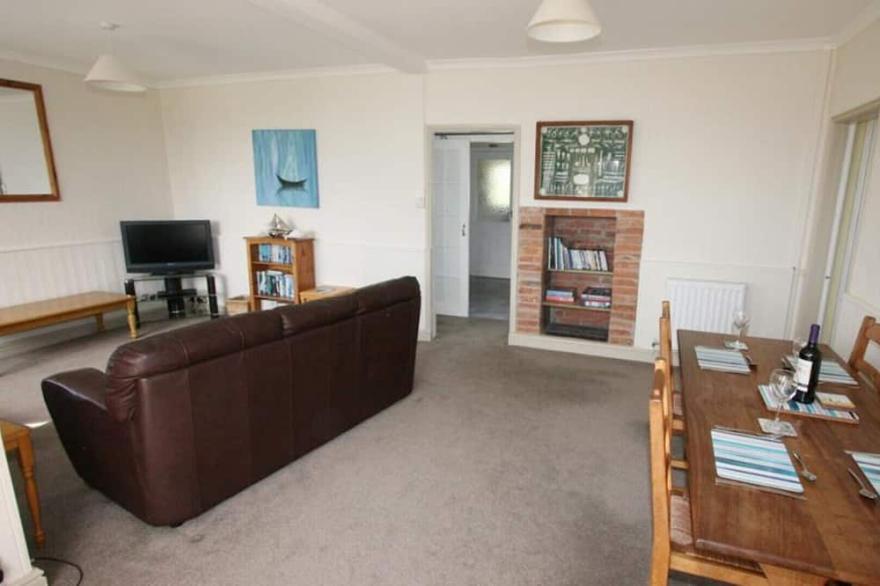 Ocean retreat is a detached bungalow located just 300 yards from the beach at Praa Sands