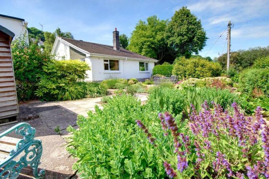St Brannocks Hill - Three Bedroom House, Sleeps 5