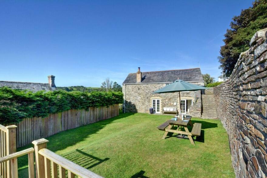 Bryher Cottage - Three Bedroom House, Sleeps 5
