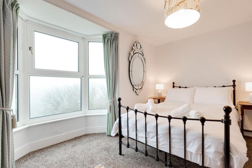 Larkrise - Three Bedroom House, Sleeps 6