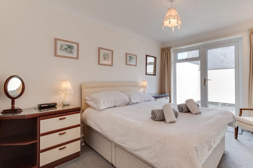 Abbey Mews - Three Bedroom House, Sleeps 5