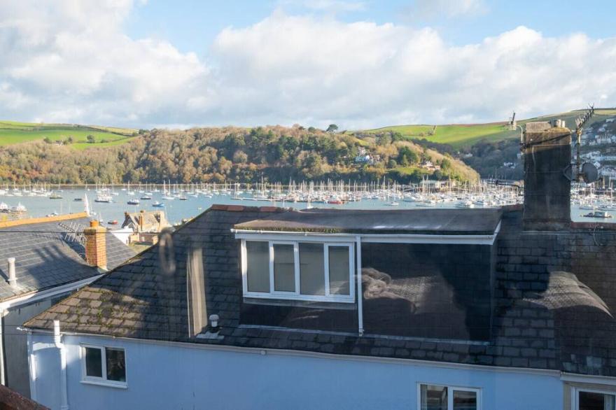 42 Above Town - Two Bedroom House, Sleeps 4