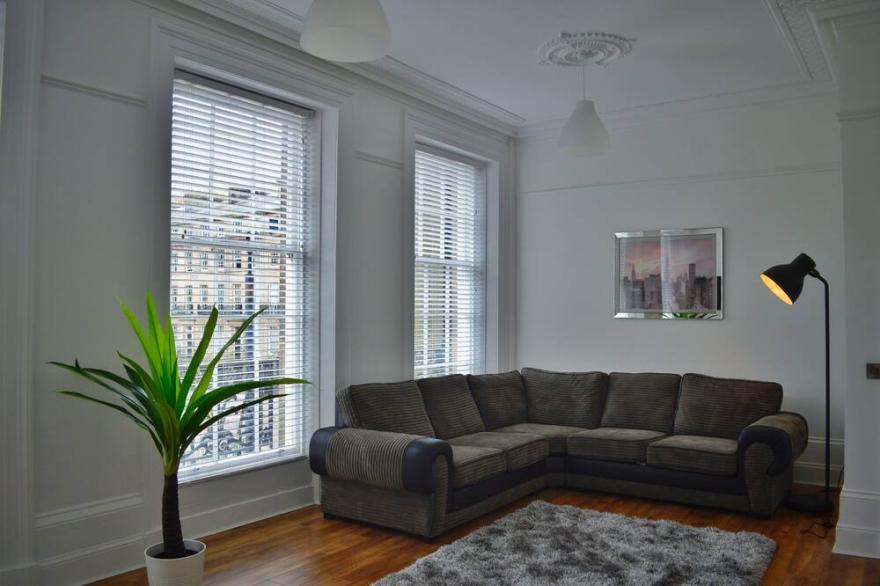 Hamilton Square, Apt 4