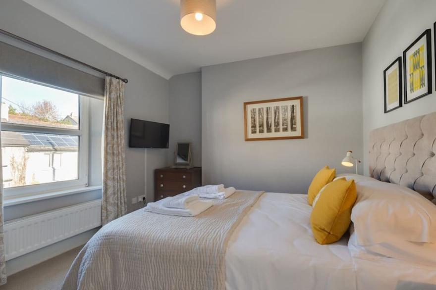 Victoria Cottage - Three Bedroom House, Sleeps 6
