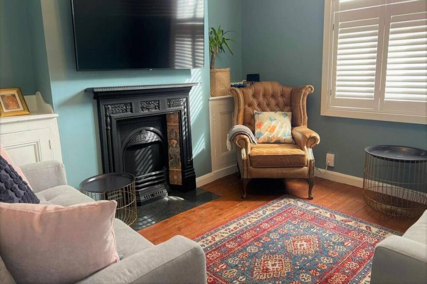 Escape 2 Unwind, Victorian Elegance - Sleeps 6