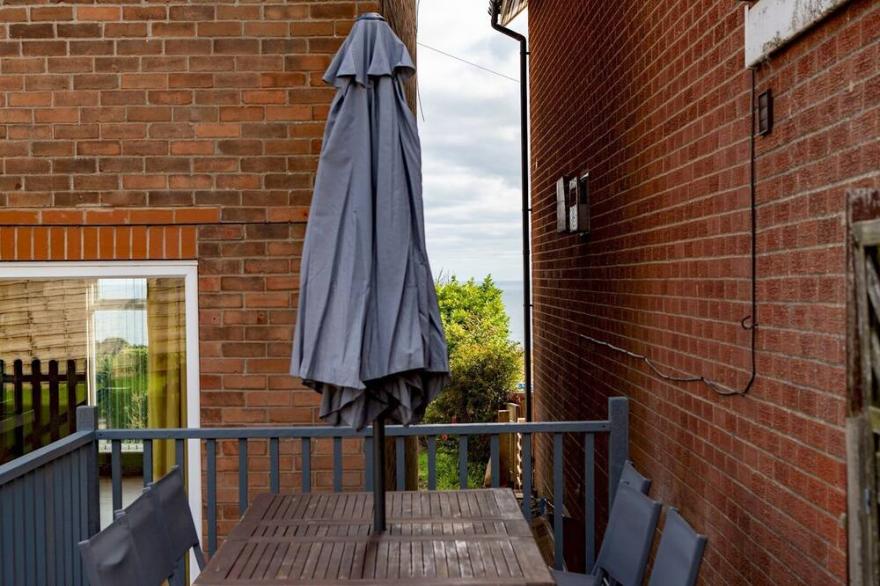 Pass the Keys | Amazing 4 bedroom property- Hot tub & Sea Views