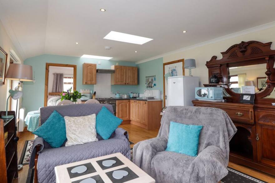 ANNIE'S ANNEX, character holiday cottage in Kinlochbervie
