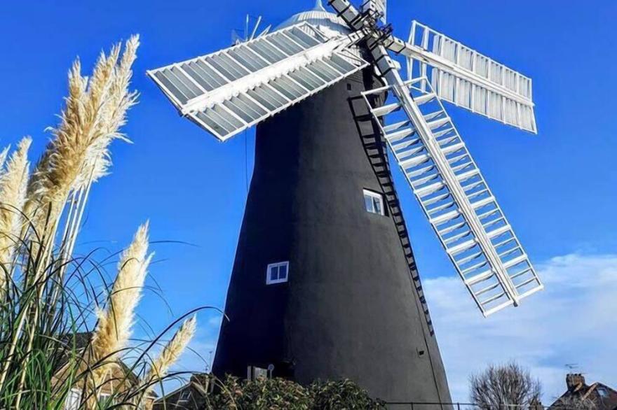 Spacious Traditional Family Townhouse in York