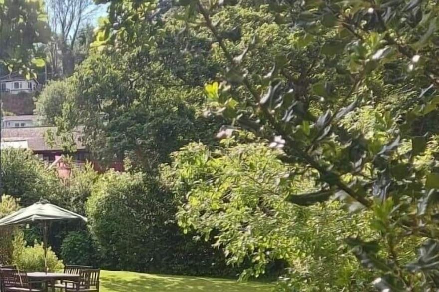 Woodpeckers, a comfortable modern house, set in beautiful, tranquil gardens.