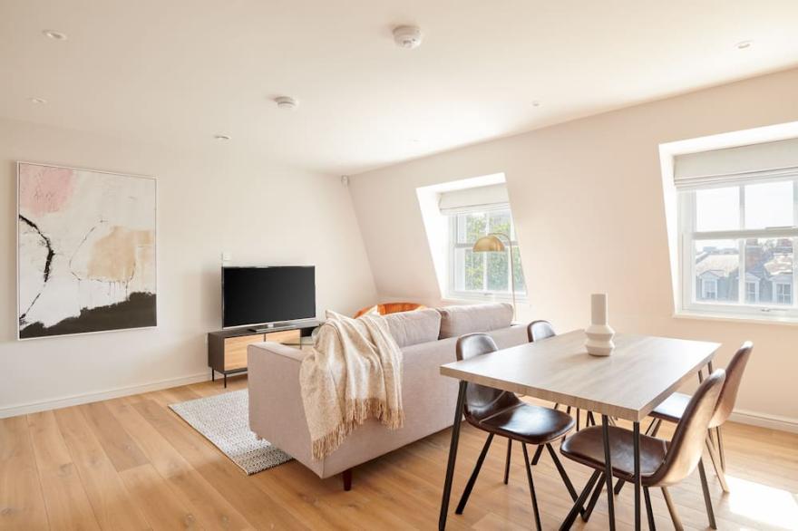 Sonder Sloane Square | Two-Bedroom Apartment
