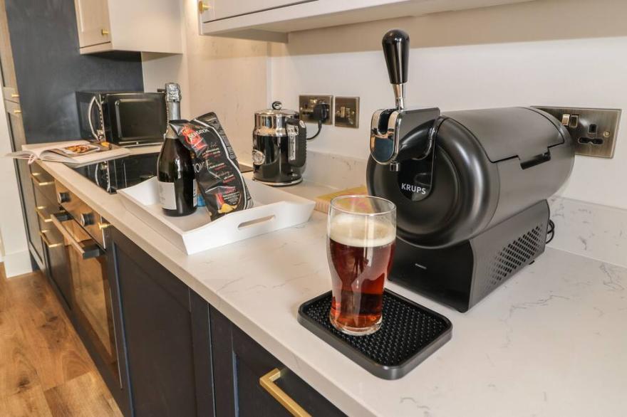 CEADDA COTTAGE, family friendly in Drax, North Yorkshire