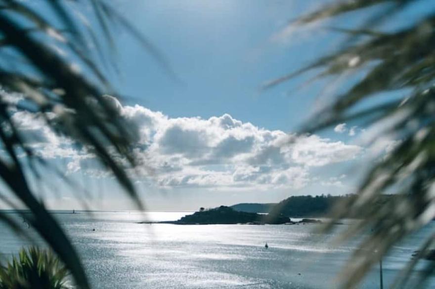 NEW!! Plymouth Hoe, Central location, Parking, Shops.