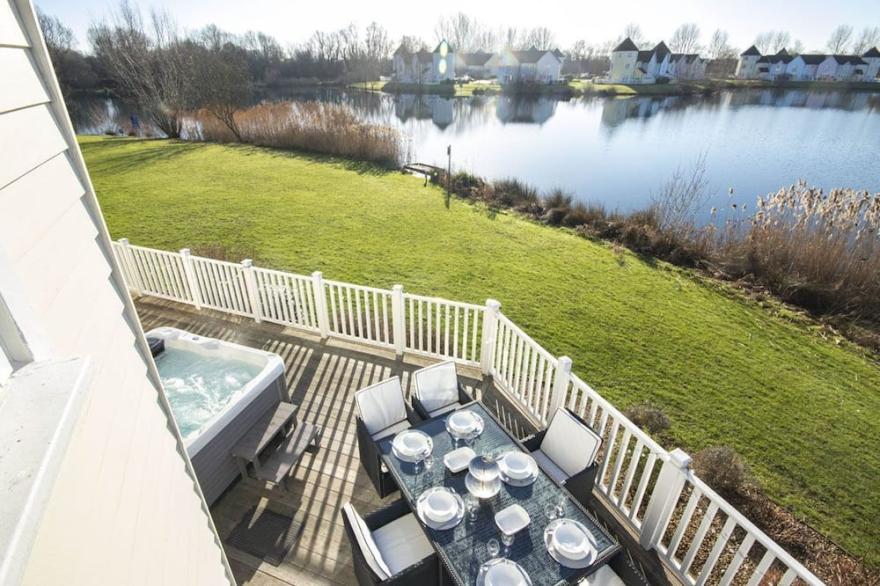 Windrush Lake 80/81, Waterlow Lodge (P)