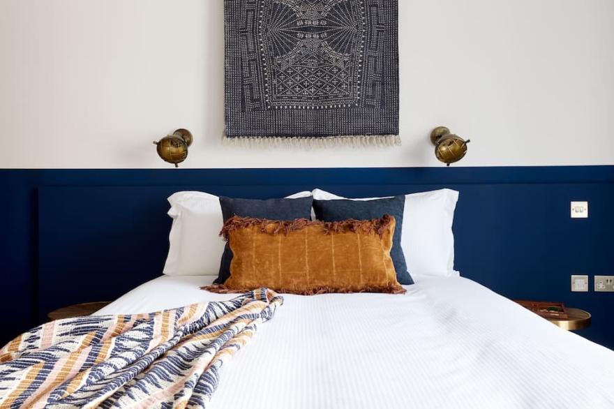 Sonder Edgware Road | Spacious Queen Room