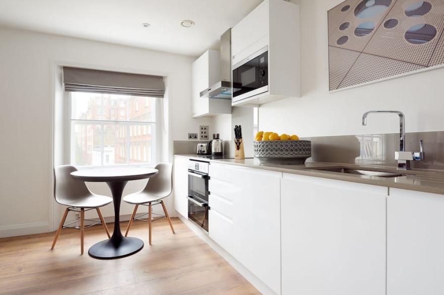 Sonder Inverness Mews | One-Bedroom Apartment in Bayswater