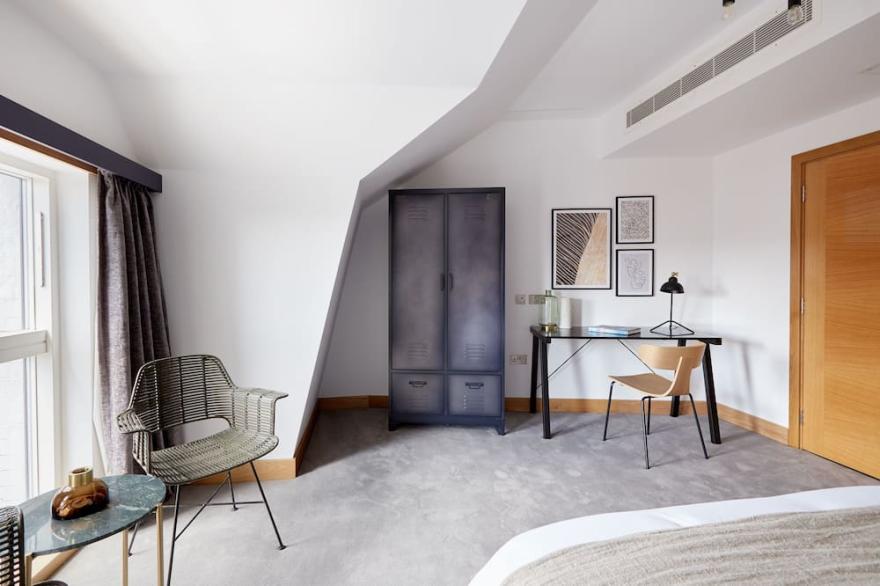 Sonder Edgware Road | Queen Room near Kensington Palace