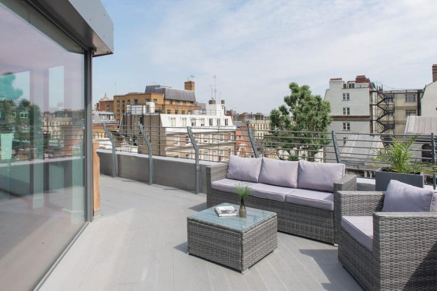 Sonder Museum House | Stellar Three-Bedroom Apartment w/ Rooftop