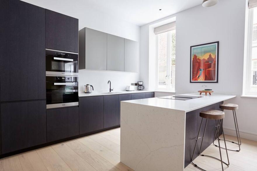 Sonder The Arts Council | Superior Three-Bedroom Apartment