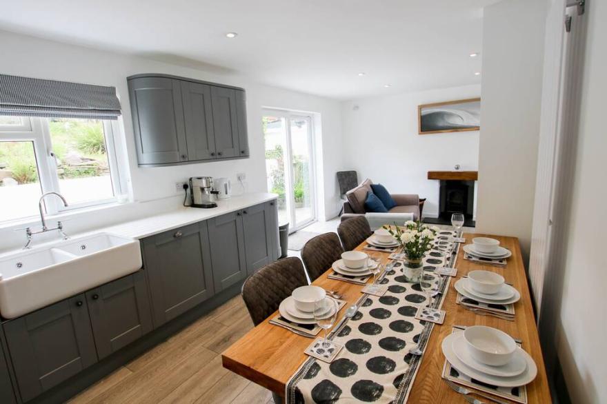 Hill Side View - 3 bed | Pet Friendly*
