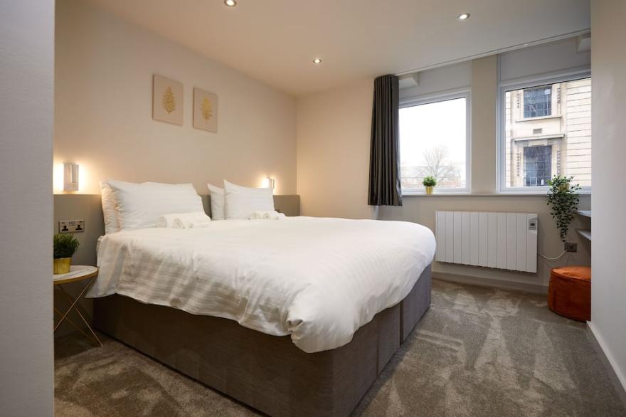Deluxe Suites @ Humber Lofts Residences
