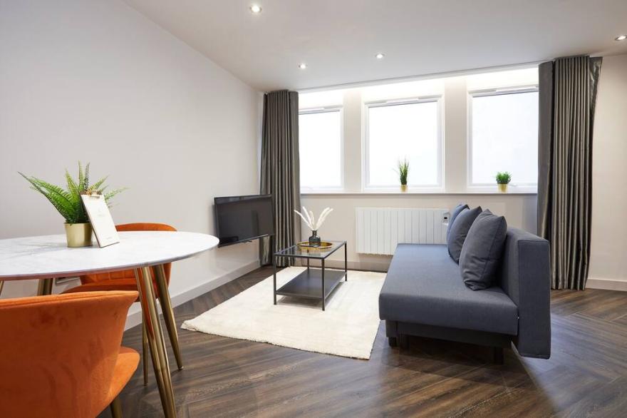 Deluxe Suites @ Humber Lofts Residences