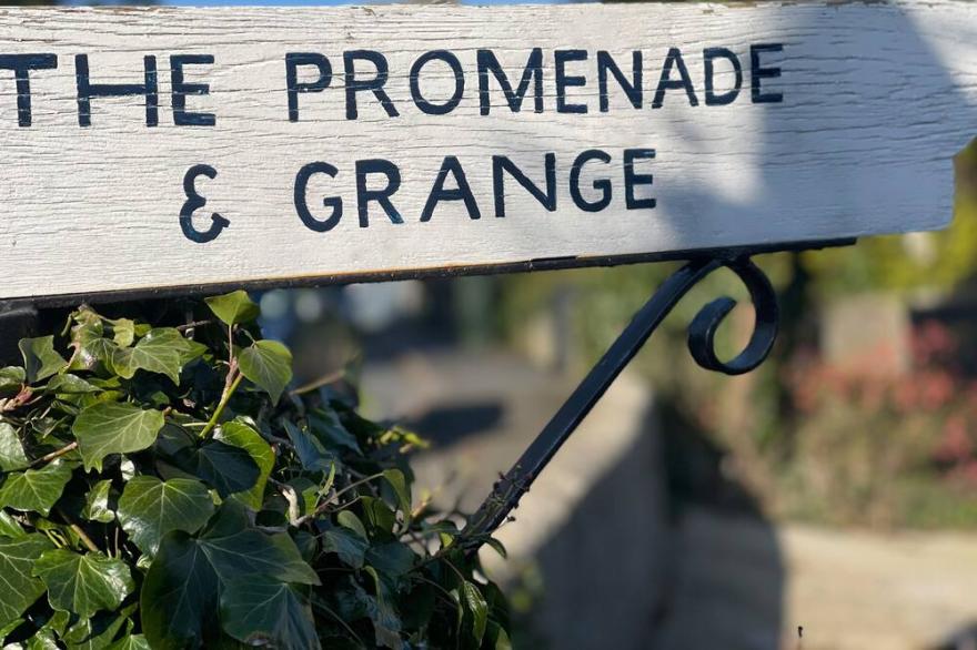 WYNCOTE, pet friendly, with open fire in Grange-Over-Sands
