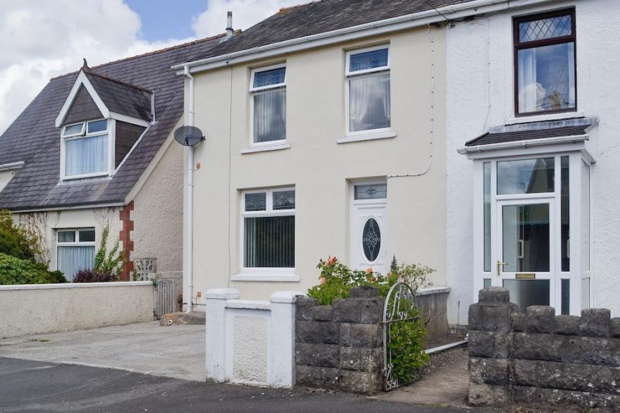 3 bedroom accommodation in Garnant, near Ammanford