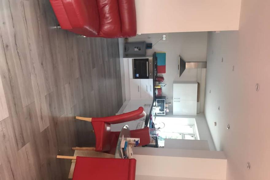 Nice 2 Bed independent Annex in High Wycombe