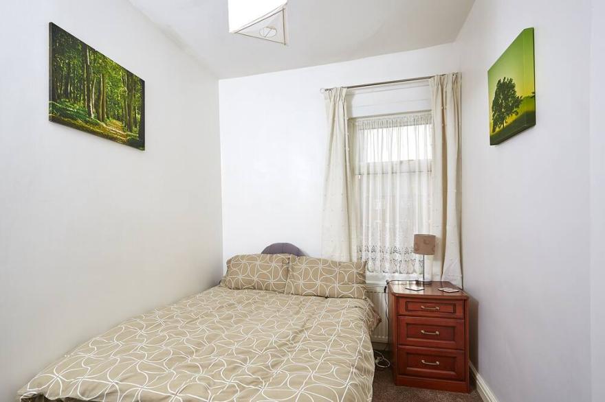 Éire House - Comfortable Coventry Home