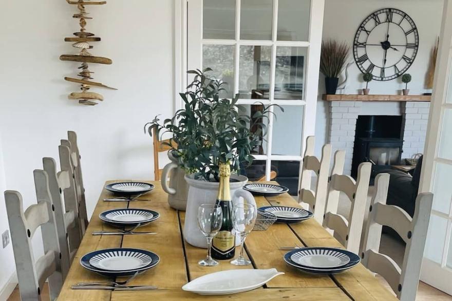 Luxury Detached House in Widemouth Bay 5 minutes from the beach. Sea views.