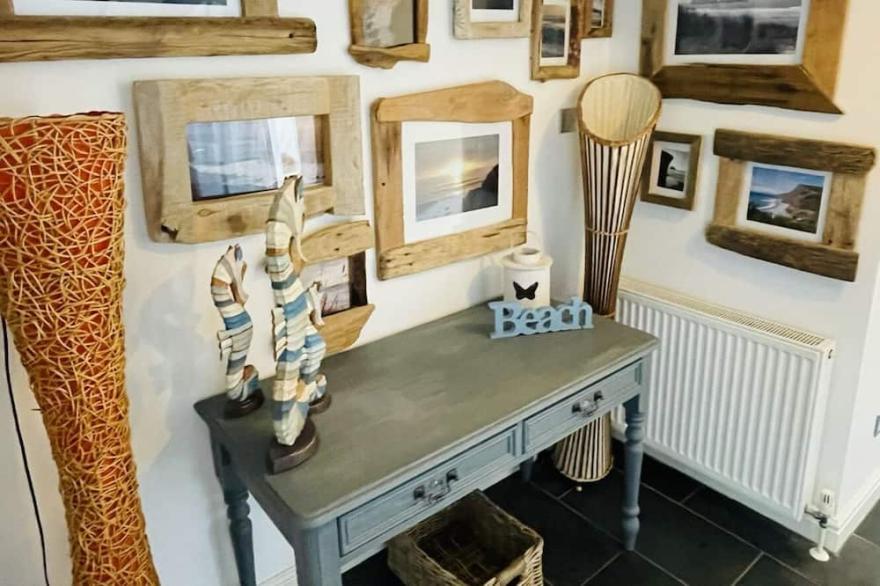 Luxury Detached House in Widemouth Bay 5 minutes from the beach. Sea views.
