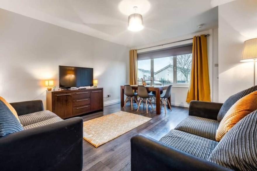 Spacious 3 bed house with on street parking