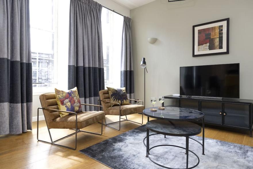 Luxury flat on the Royal Mile