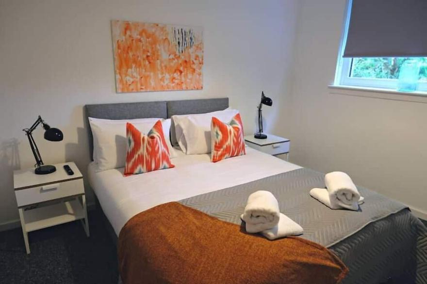 Lovely 3 bed apartment in Rutherglen