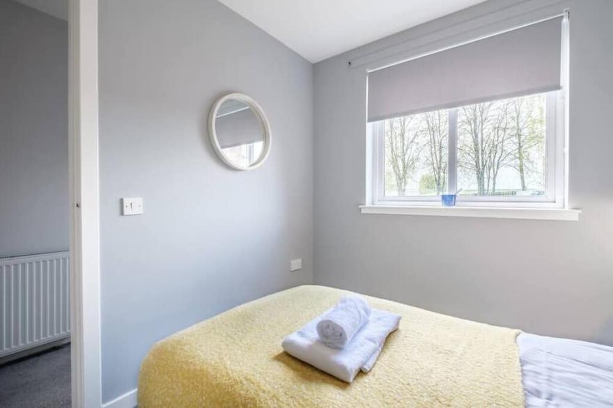 Lovely 2 bed ground floor apartment in Coatbridge